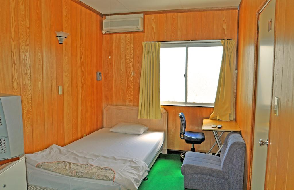 Yoshida Hotel Okinawa Quarto foto
